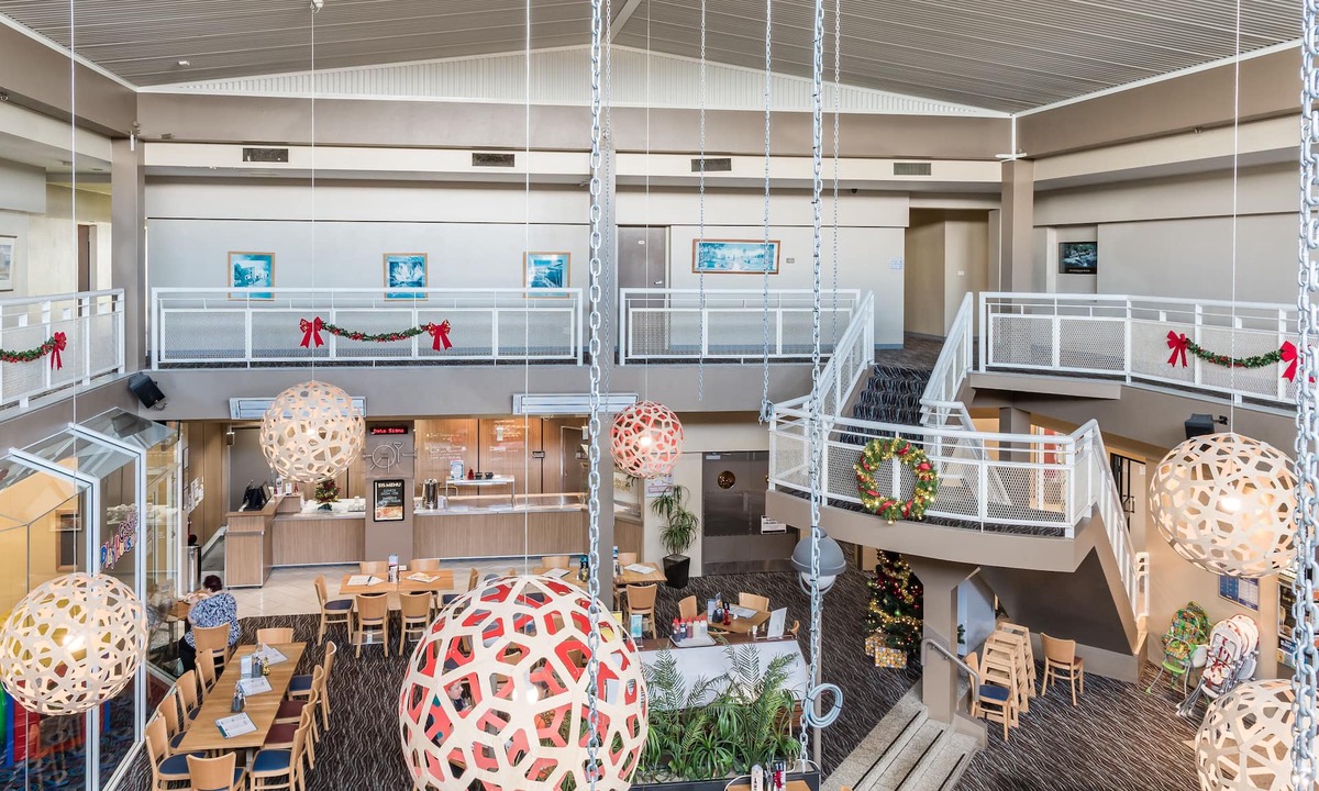 Ulverstone Hotel | The Lighthouse Hotel