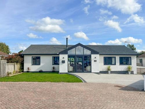 Padstow House | The Lily Pad