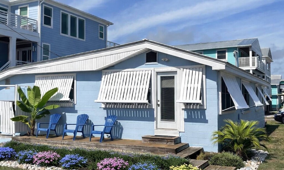 Kure Beach House | The Lime & Coconut