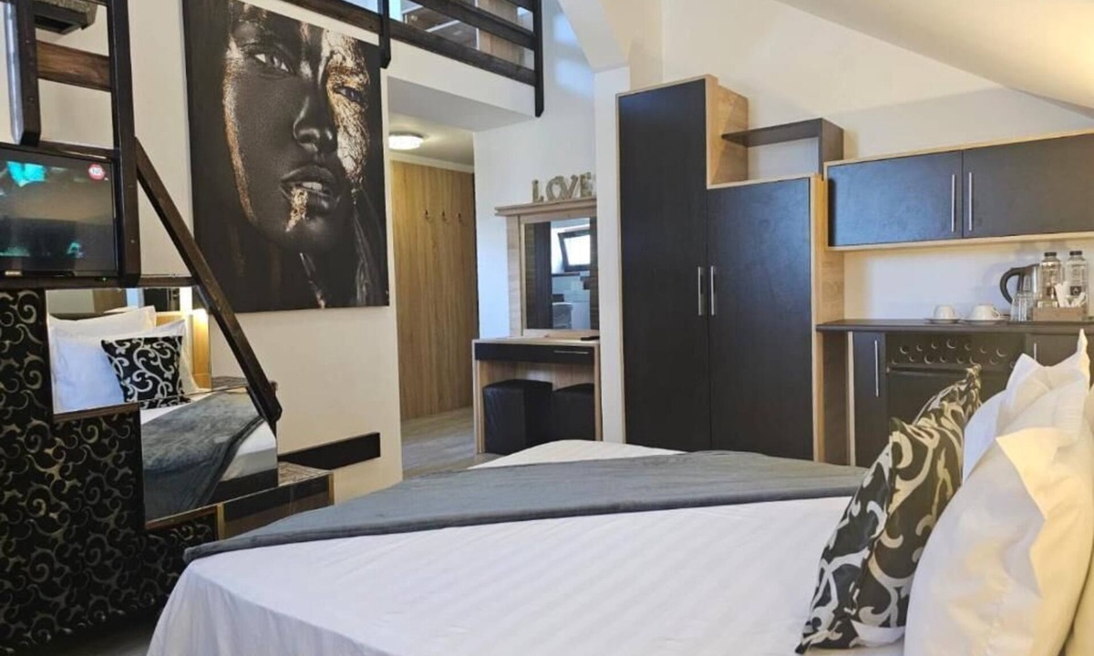 Militari Hotel | The Line Hotel