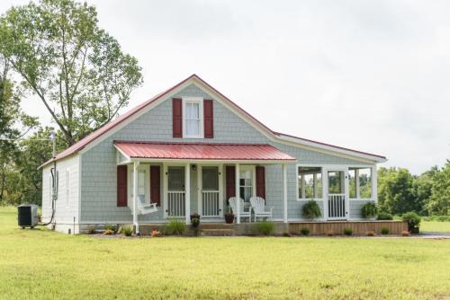 Milltown House | The Little Farmhouse at Garrison Farmstead near Greensburg KY