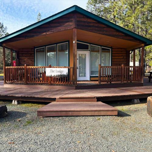Cave Junction House | The Lodge