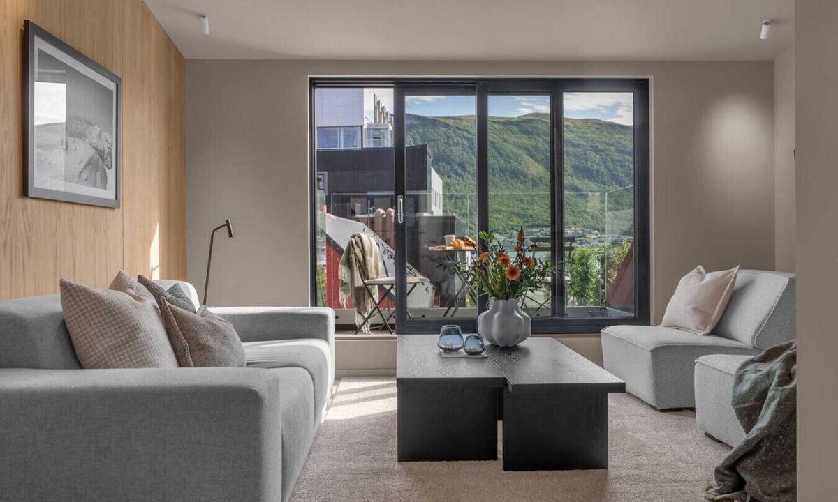 Tromso Condo | The Loft - 4BR/2BATH Central Apt