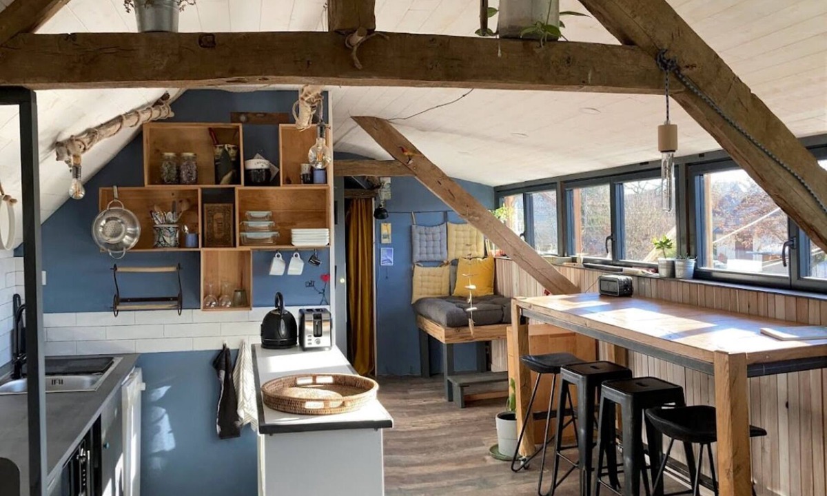 Saint-Cernin-de-Larche Apartment | The Loft at the Auberge du Lac Noir – Space, Independence, and Vintage Charm