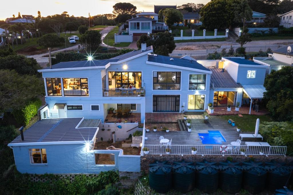 West Bank House | The Lookout Guest House