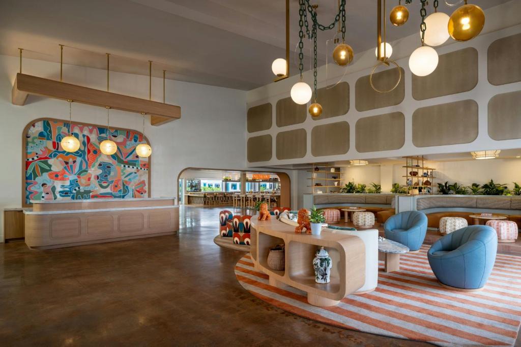St. Pete Beach Hotel | The Luce, St. Pete Beach, a Tribute Portfolio Hotel