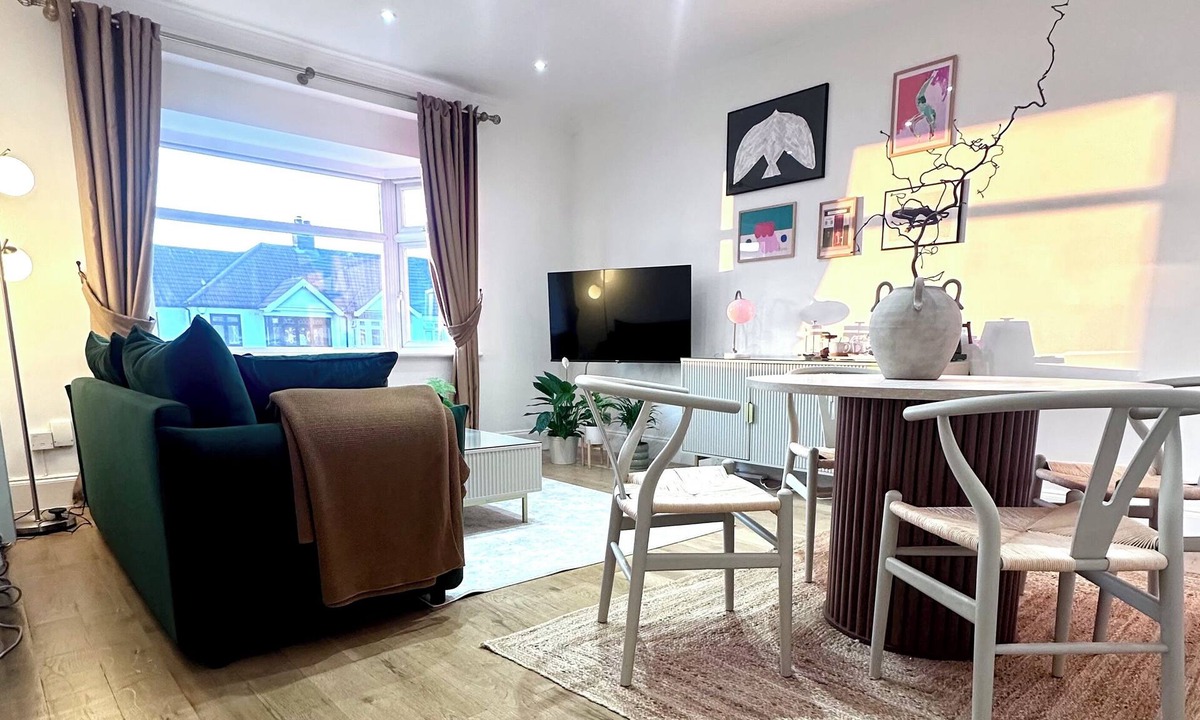 Hacton Apartment | The Luxury Station House ♛