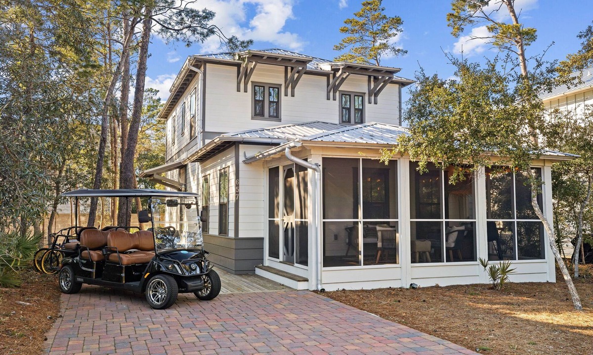 Seacrest House | The Maine Squeeze | Golf Cart | Newly Renovated