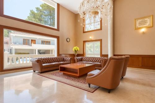 Kandal Hotel | The Majestic Crown