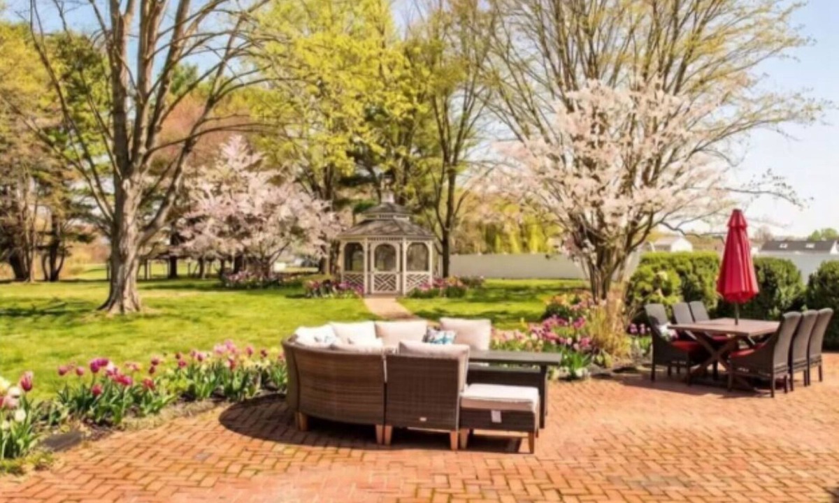 Highspire Bed & Breakfast | The Manor on Rosedale