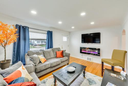Maple Heights House | 'The Maple Tree' Home: 14 Mi to Downtown Cleveland