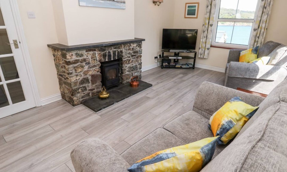 Coverack Cottage | The Mariners rests in Coverack