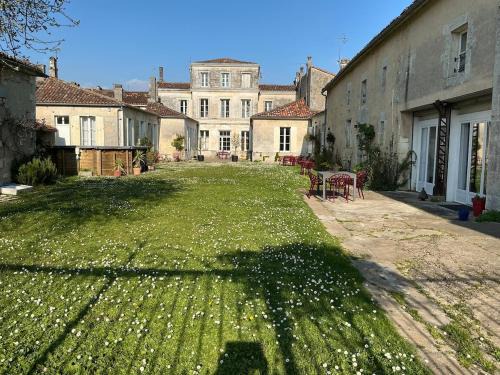 Chateauneuf-sur-Charente House | The Matisse