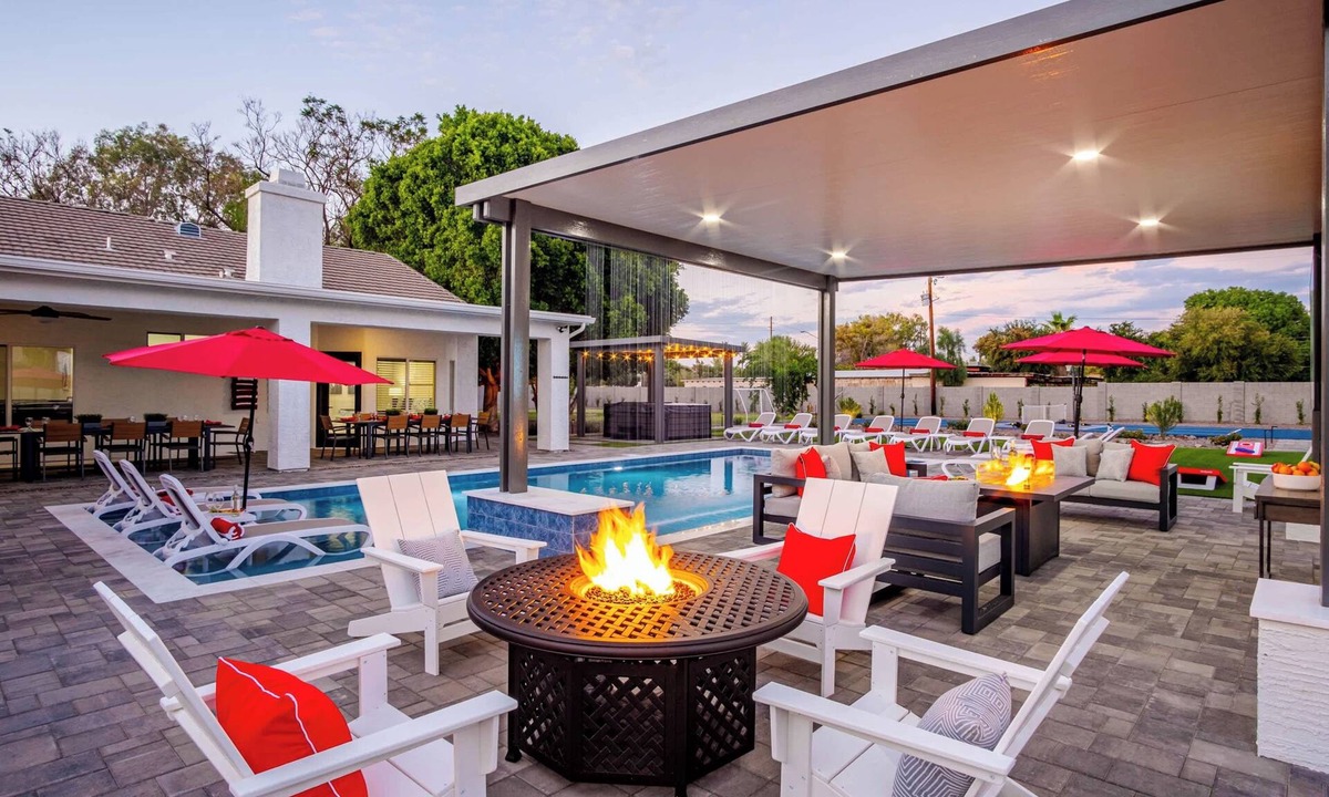 Gilbert House | The Max Resort! 1.5 Acres! Enjoy Pickle Ball, Pool, & Fun!