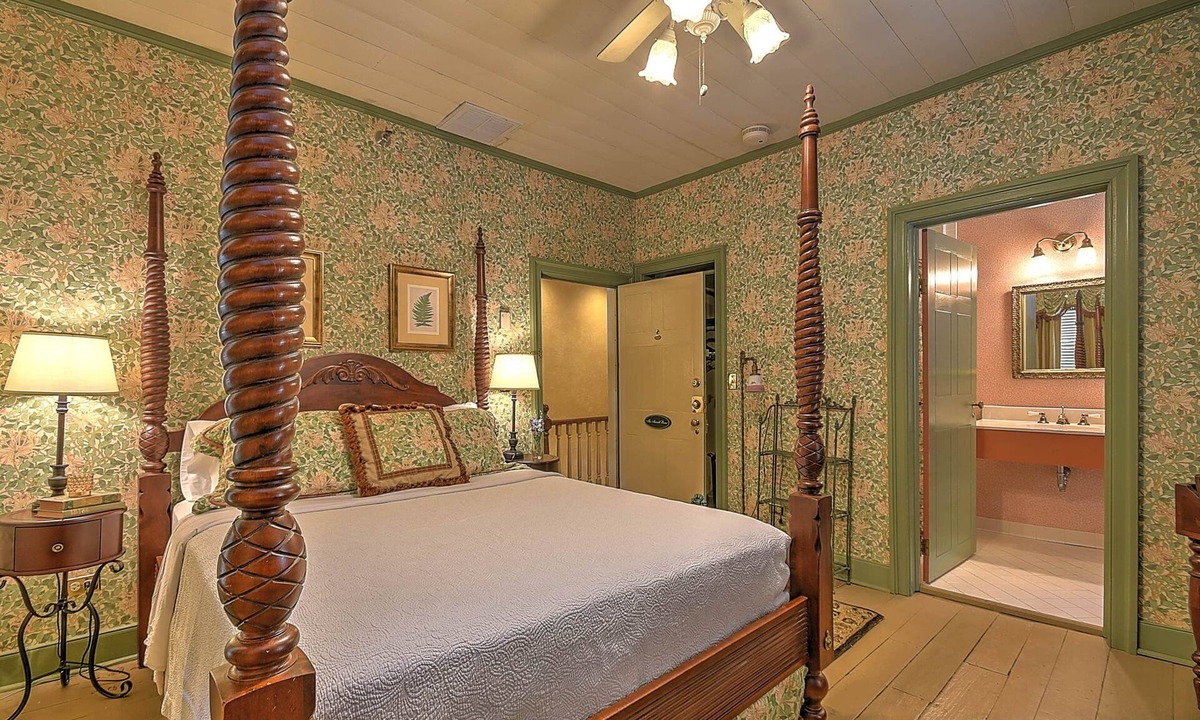 Jonesborough House | The Maxwell Room at The Historic Eureka Inn and Event Center