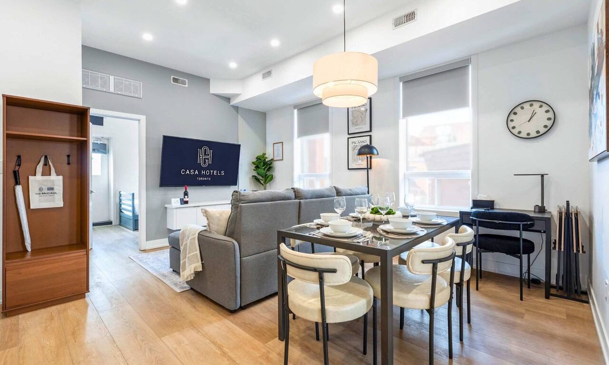 Grange Park Hotel | The McCaul | Spacious DT Suite near MAJOR INTERNATIONAL SPORTING EVENT 2026