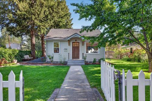 East End House | The McKinley Cottage