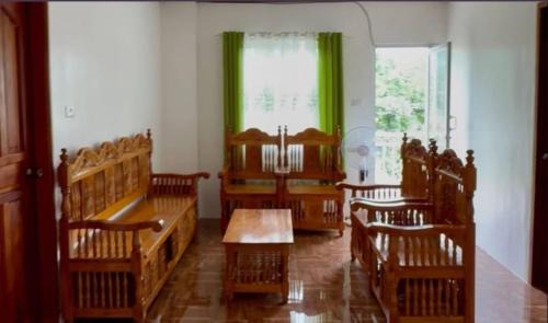Paracelis House | The Meadow View House