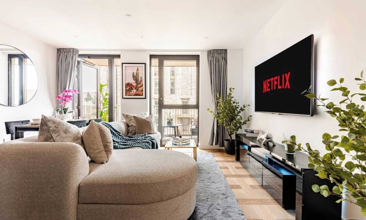 Wapping Apartment | The Merino Gardens Residence — Stylish 2‑Bed w/AC