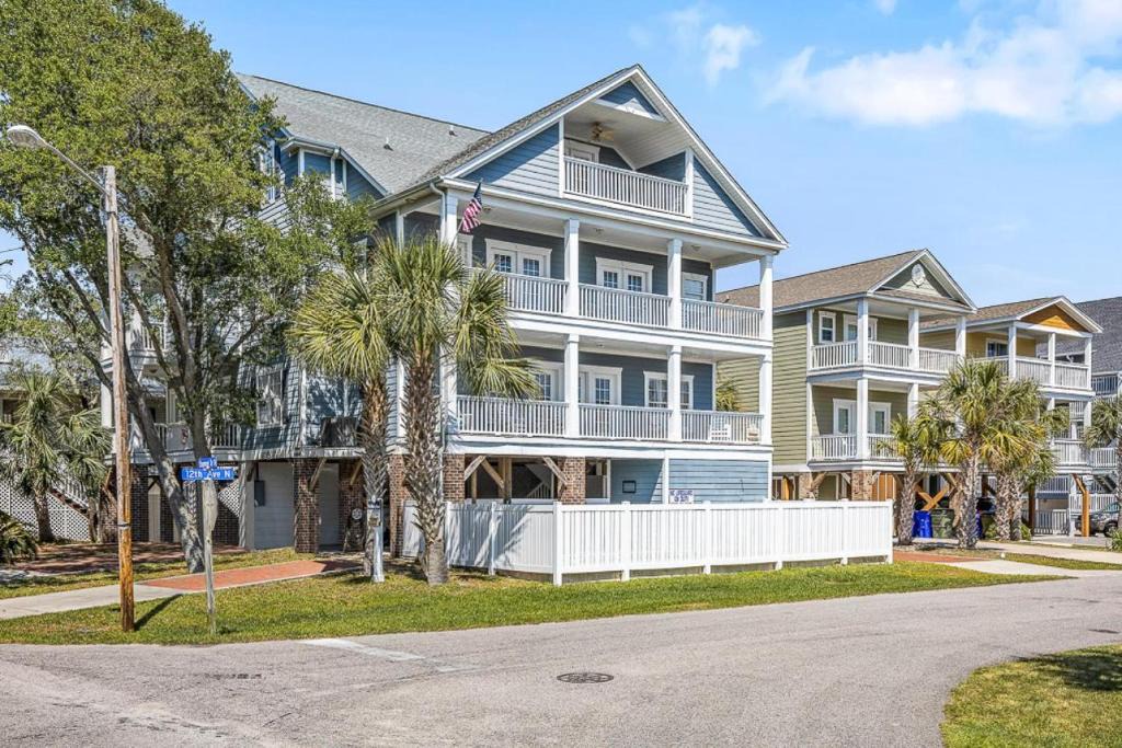 Surfside Beach House | The Missing Peace