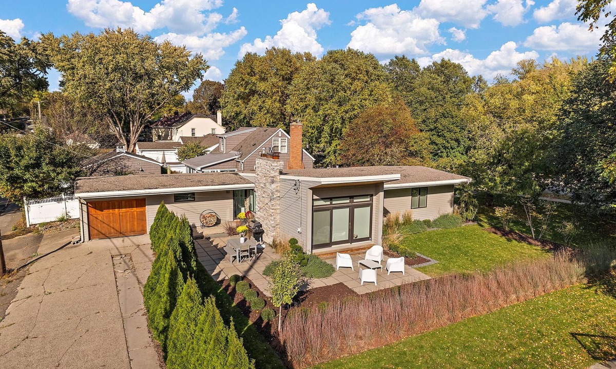 Lynnhurst House | "The Modern Muse" at Lake Harriet- by Roxy Rentals