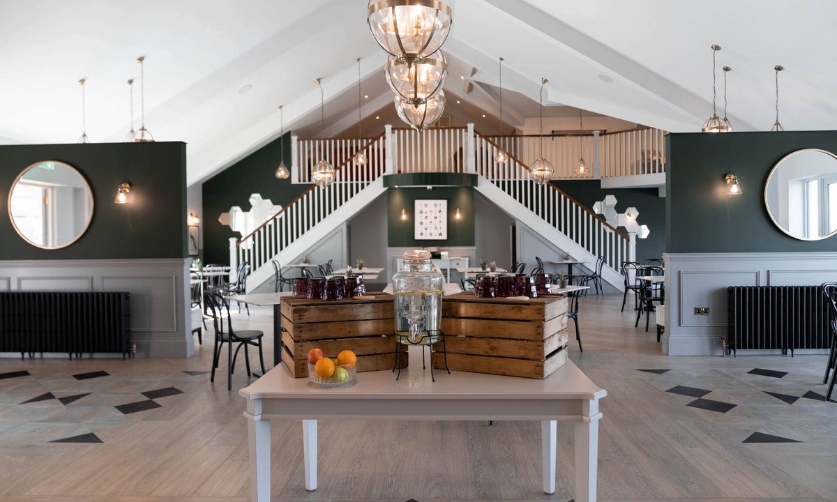 Chittlehamholt Cottage | The Mole Resort that sleeps 6 guests in 3 bedrooms