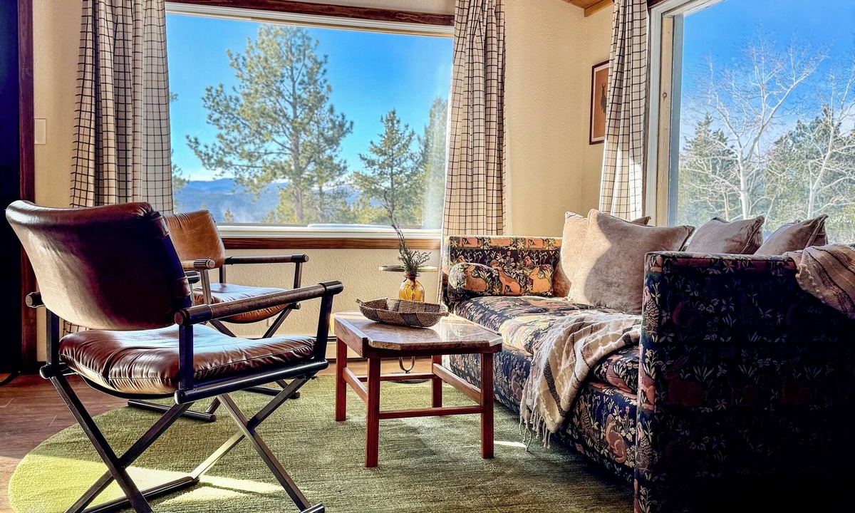 Black Hawk Cabin | The Moonrise Overlook Lodge- Black Hawk, Colorado
