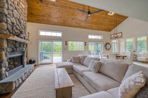 Windham House | 'The Mountain House:' Windham Retreat w/Hot Tub!
