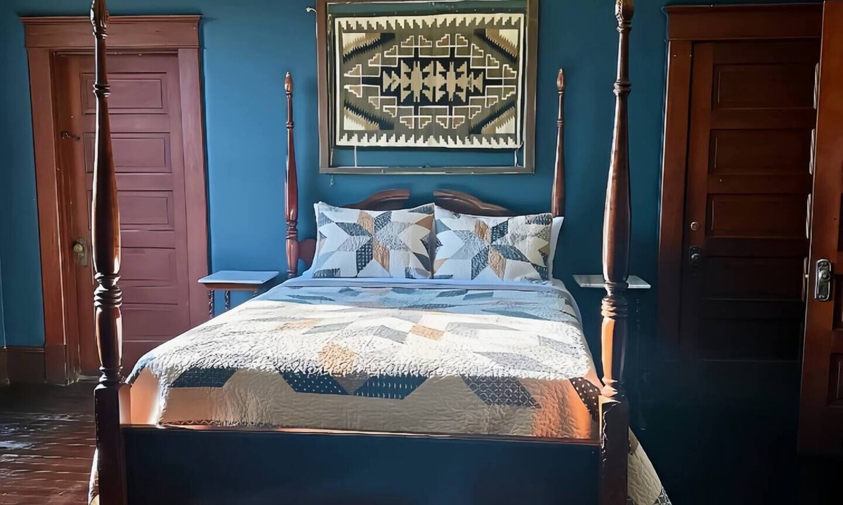 Mount Pleasant House | The Native Suite w/Private Full Bath