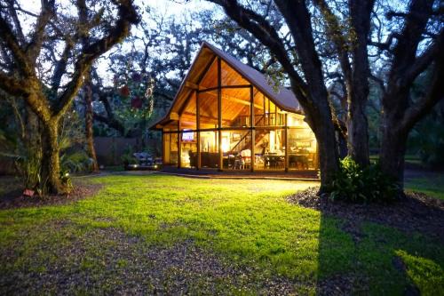 Hernando House | The Nature House a Secluded Canal front Cabin