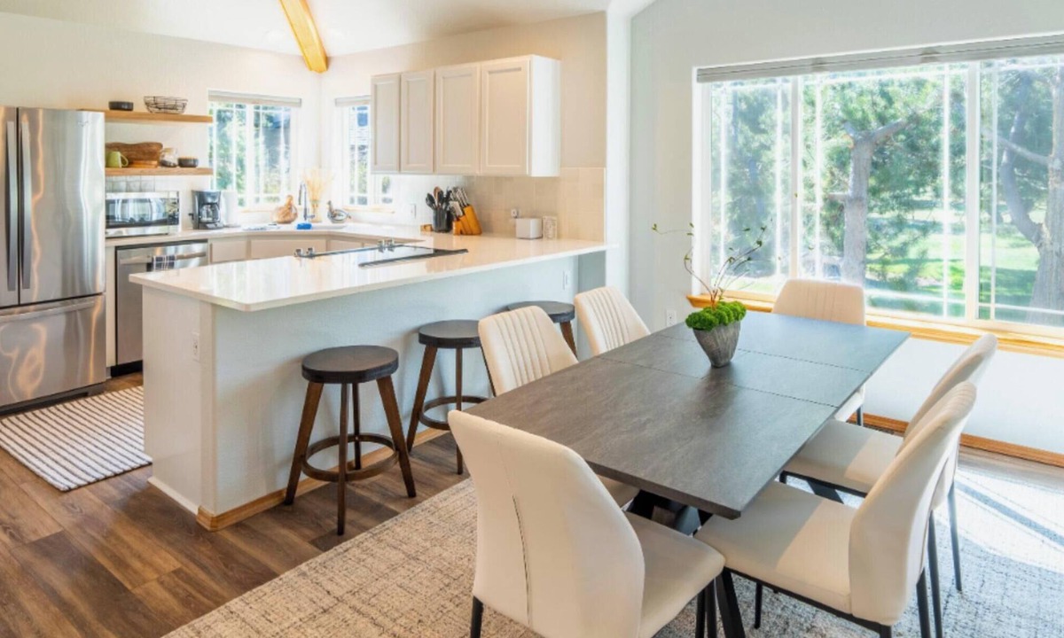 Redmond House | The Nest at Eagle Crest Resort | Hot Tub | Golf