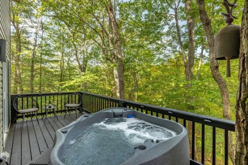 Berkeley Springs House | The Nest - Soaking Tub & Views - Stay with Branch