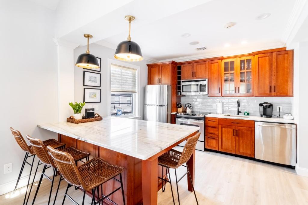 Yachting Village Apartment | The Newport Lofts - 410 Thames Street