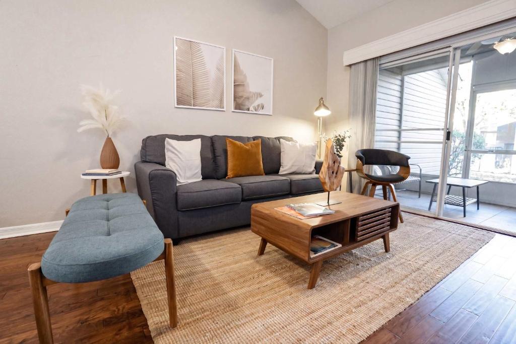 Gainesville Apartment | The Nomad at Gables - King Bed , Pool , Garage