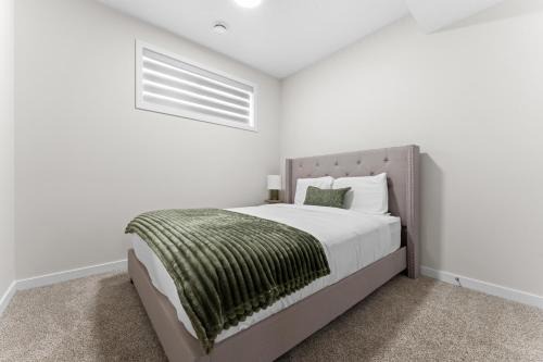Southeast Edmonton Apartment | The Nook - 2 Bedrooms 20 mins from airport Games Coffee