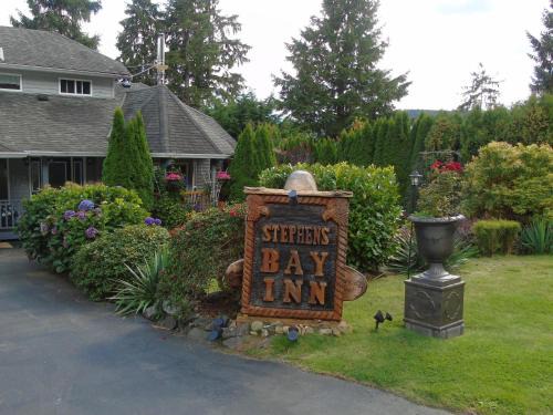 Coal Harbour Hotel | The Oceanfront Inn on Stephens Bay