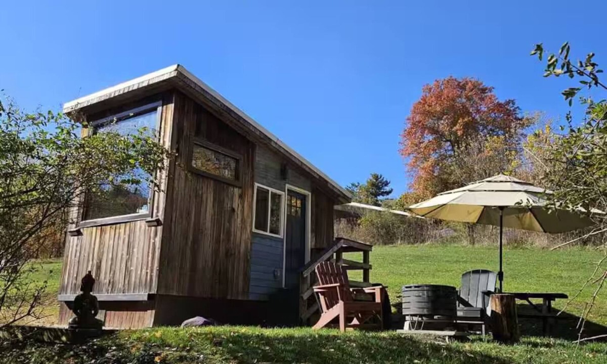 Triadelphia Cabin | The Oculus Tinyhouse at Innisfree Farms