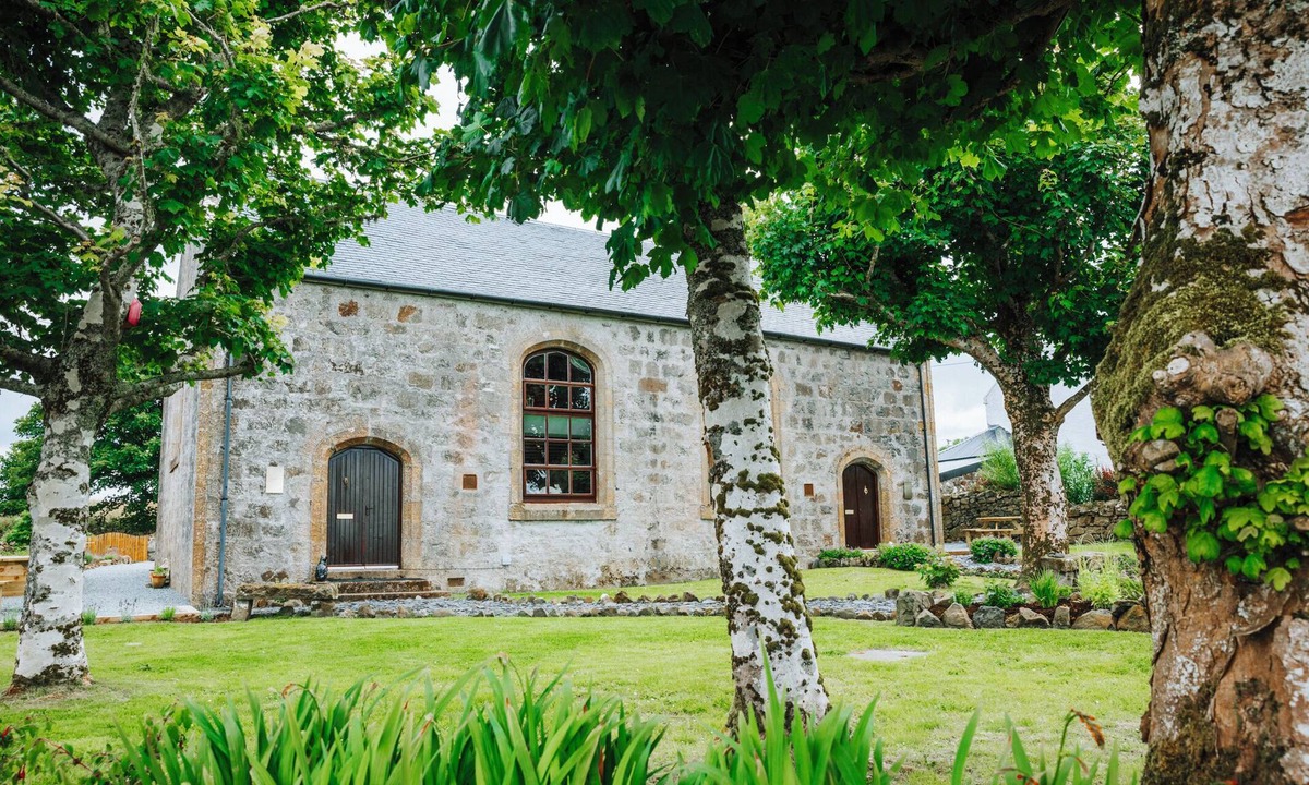 Halistra House | The Old Church. Three bedroom property with sea views and luxurious interiors.