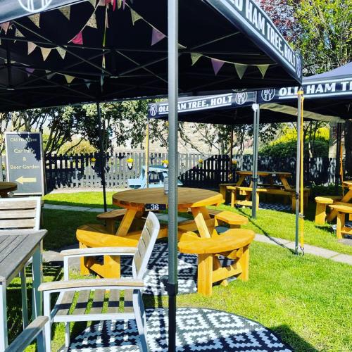 Whaddon Hotel | The Old Ham Tree
