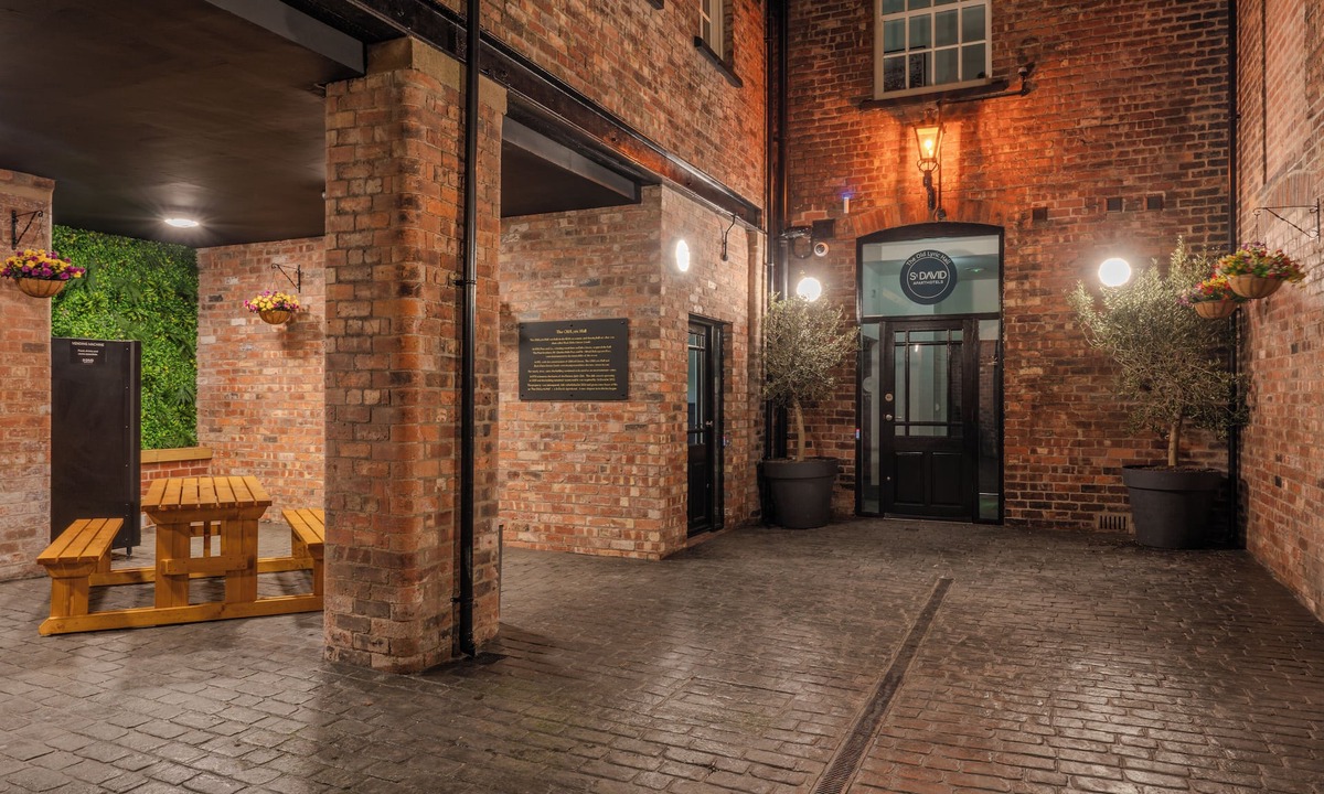 Barrow-in-Furness Hotel | The Old Lyric Hall - St David Aparthotel