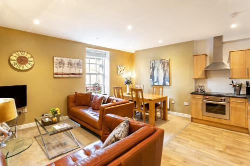 Harrogate City Centre Apartment | The Old Toffee Works, Montpellier Quarter, Next to Pump Rooms FREE PARKING