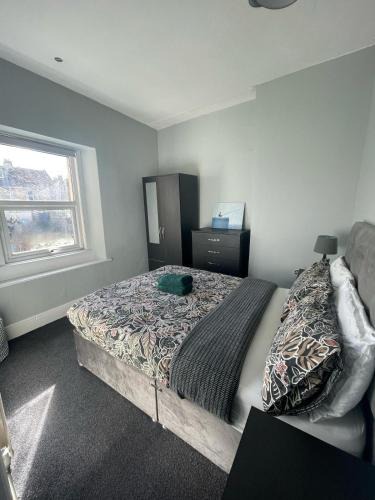 Bath House | The Old White Hart Brewery Guesthouse