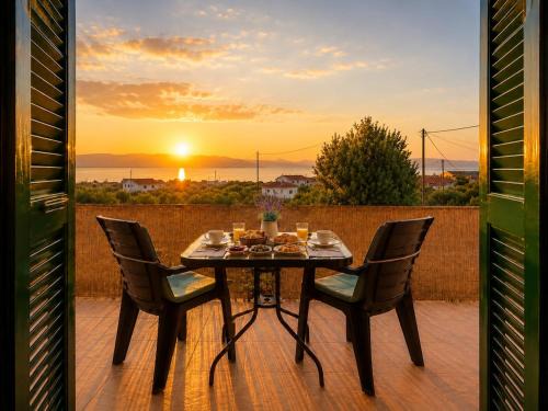 Aipeia Apartment | The Olive Deck Sky