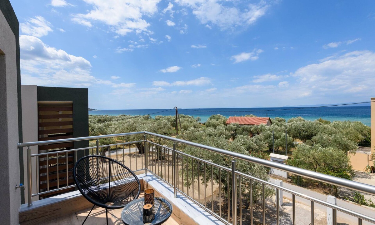 Megalos Prinos Hotel | The Olive Land