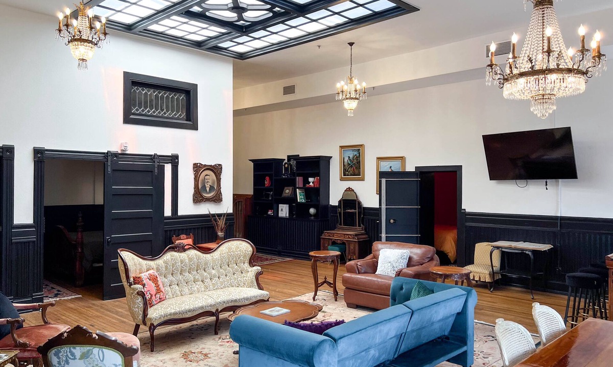 Downtown - Waterfront Hotel | The Oliver Inn | Duluth Hotel Near Canal Park