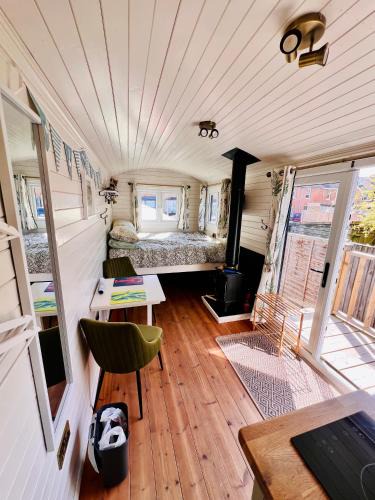 Whitstable House | The Oyster Bed