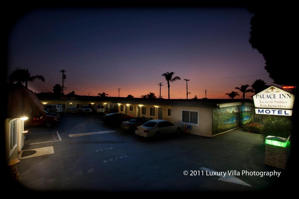 Five Points Northeast Hotel | The Palace Inn