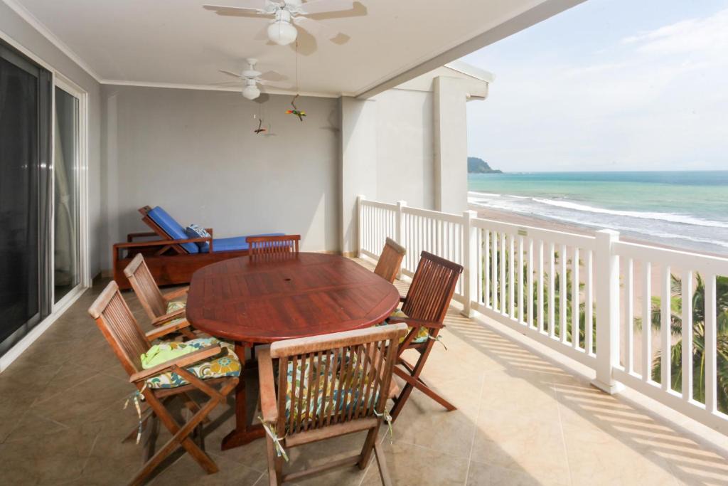 Barrio Los Villalobos Apartment | The Palms 703