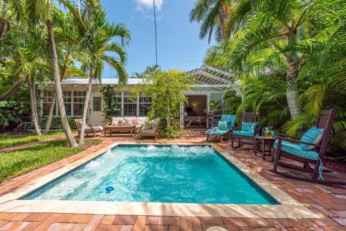 Flamingo Parks House | The Palms Resort Oasis - Guest House Full Kitchen