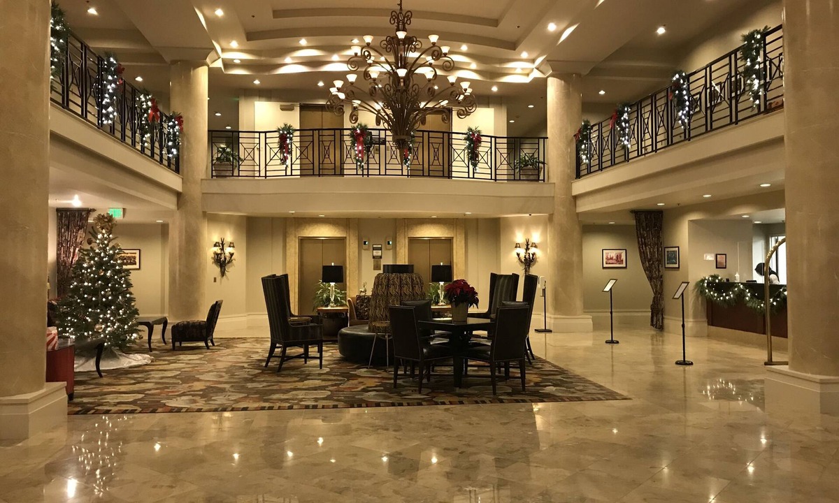 Downtown Portland Hotel | The Paramount Hotel